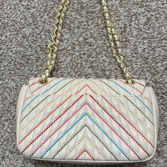 KARL LAGERFELD PARIS Agyness Chevron Chain Shoulder Bag - Picture 4 of 12